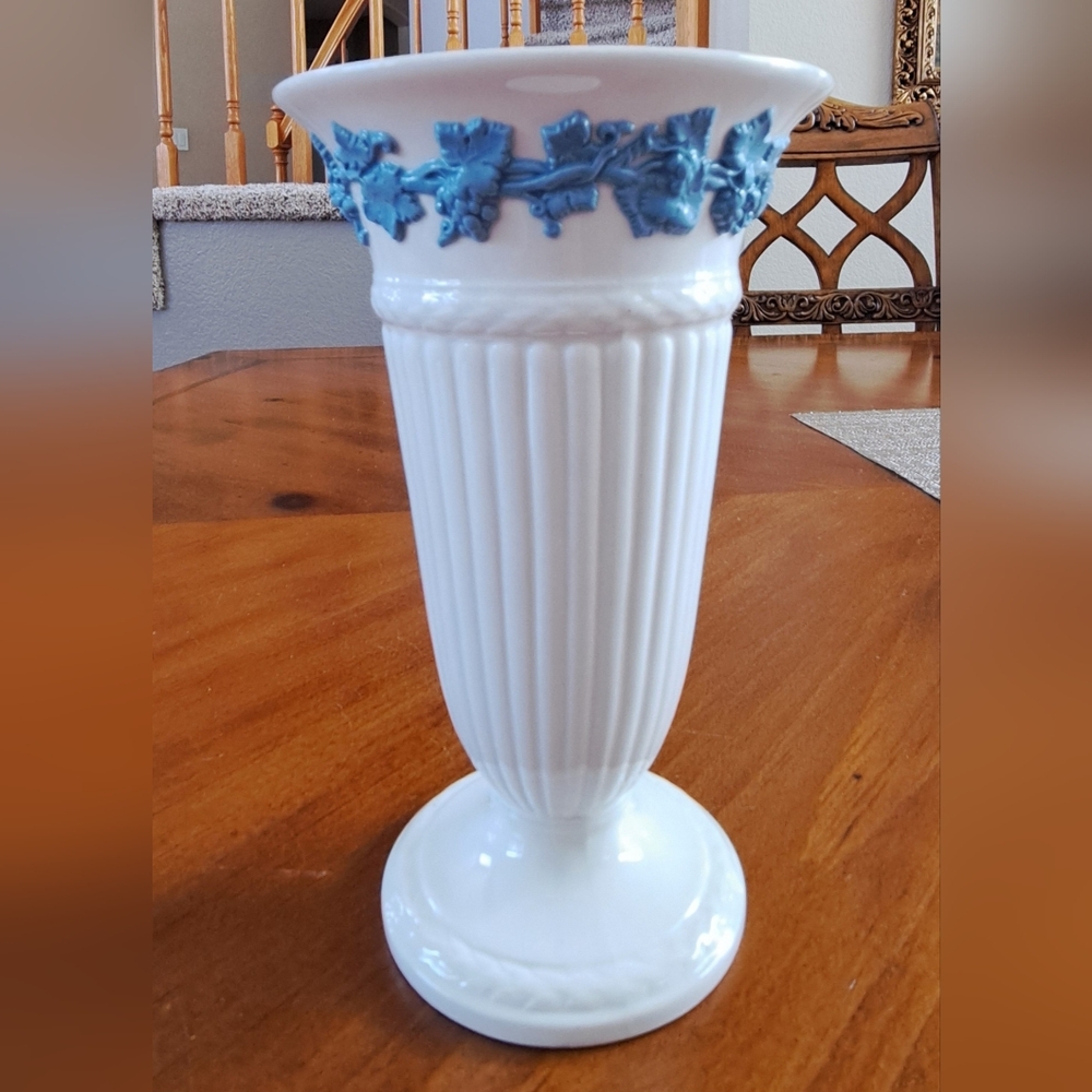 Vintage Wedgwood Etruria & Barlaston piece from the "Queens Ware"